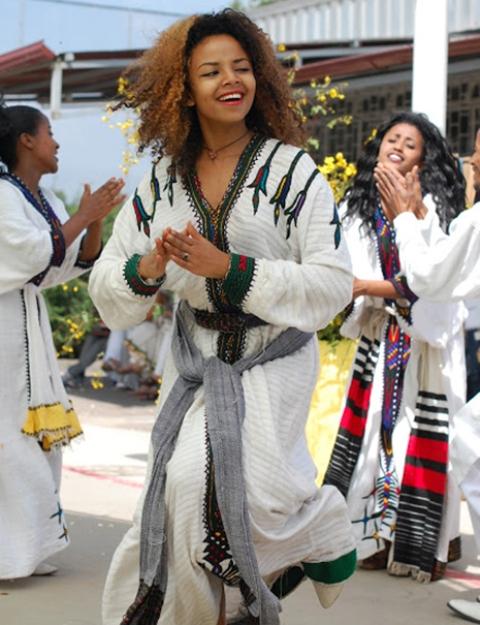 ethiopian people amhara women dancing